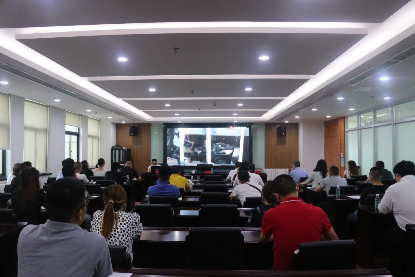 筑牢防地  守牢底线 3868la银河总站集团召开谋划性资产专题清静生产事情会