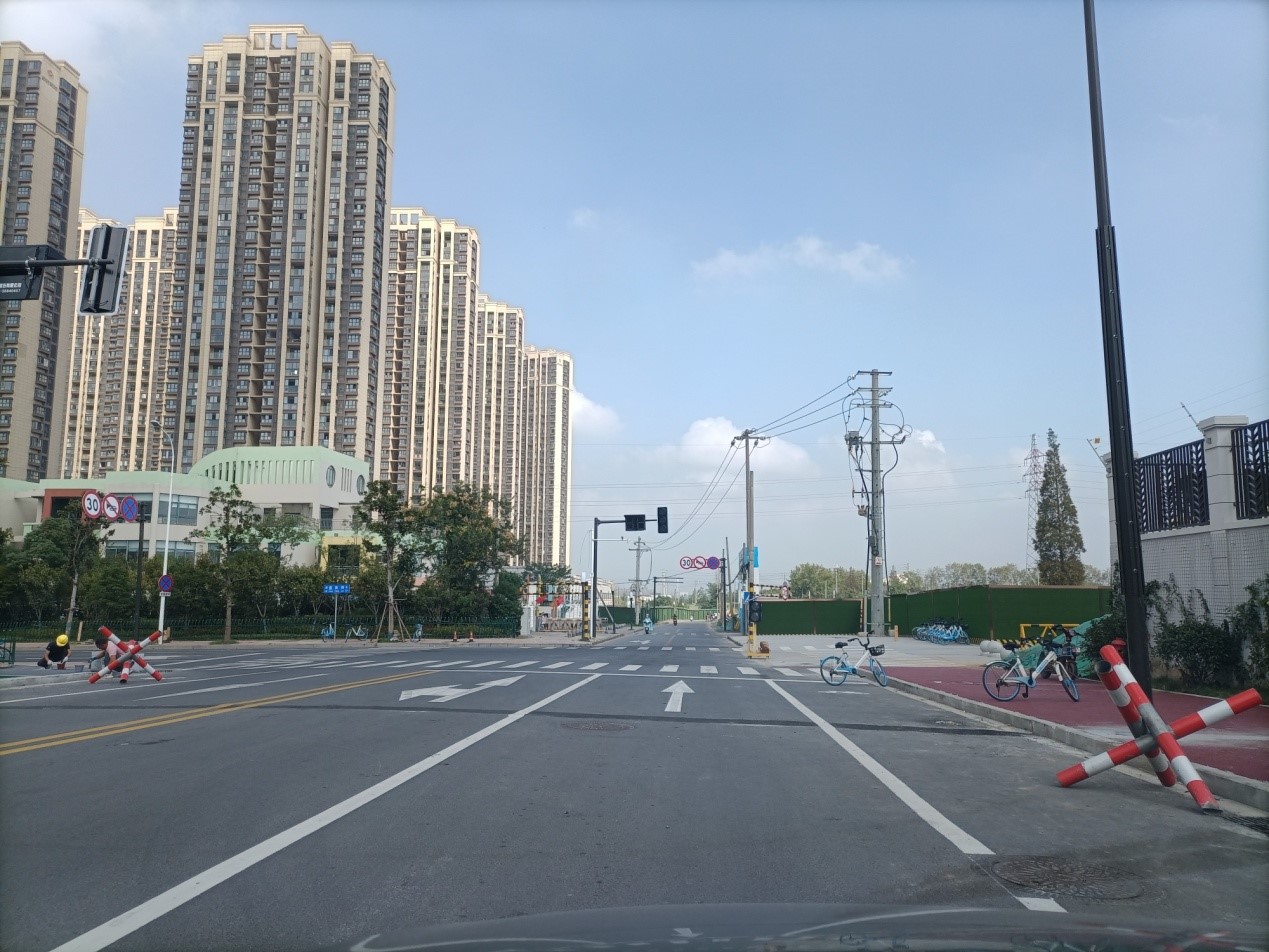 又一条断头路，，，，，，通车！