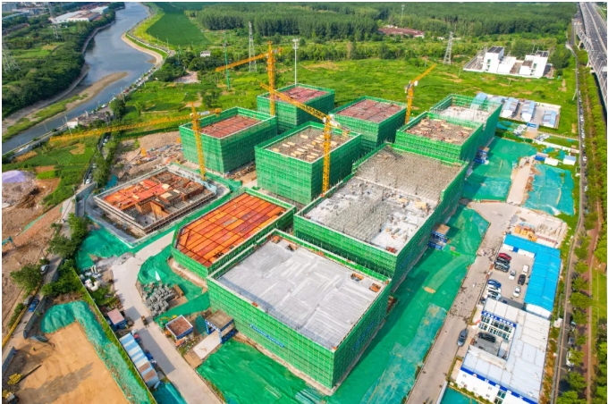 浦仪公路旁，，，竖起工业新地标